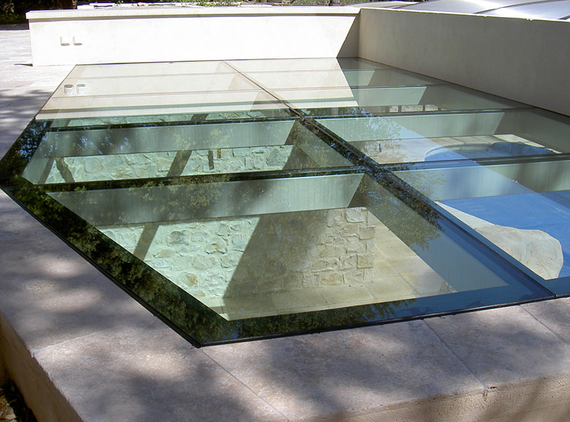 Plancher toiture métallique vitré pour piscine