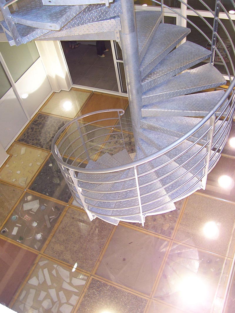 Escalier colimaçon en fer galvanisé 2 niveaux