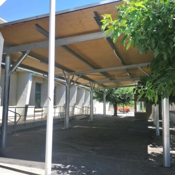 Charpente, préau, école