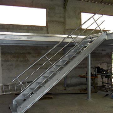Escalier métallique galvanisé