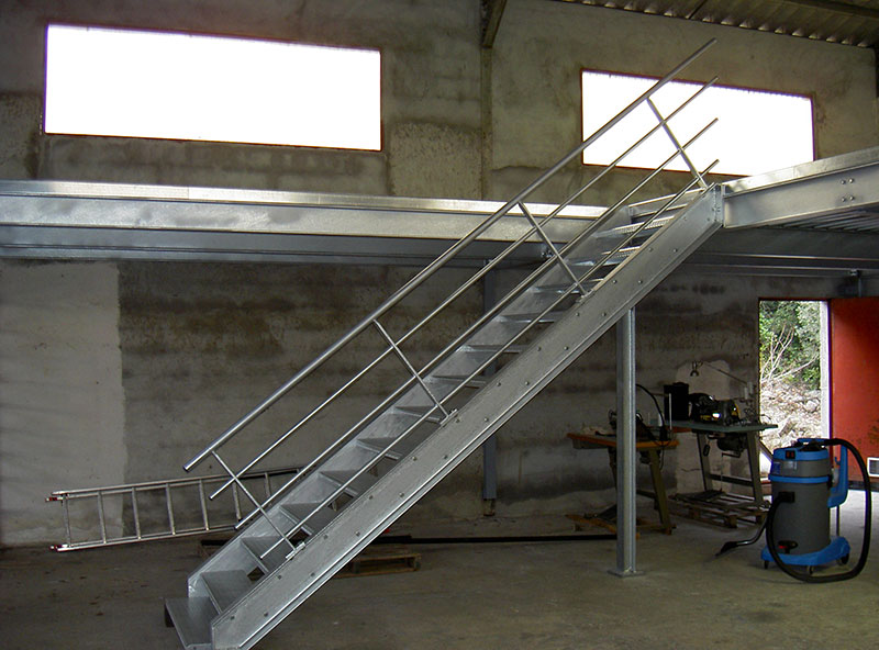 Escalier métallique galvanisé