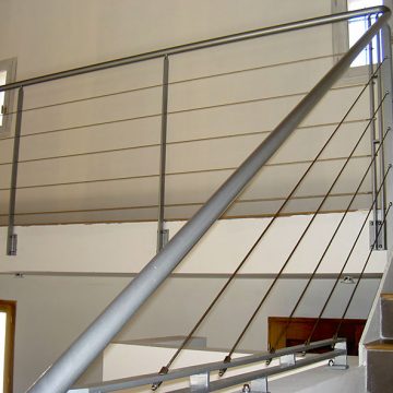 Rampe escalier coursive intérieure cables inox