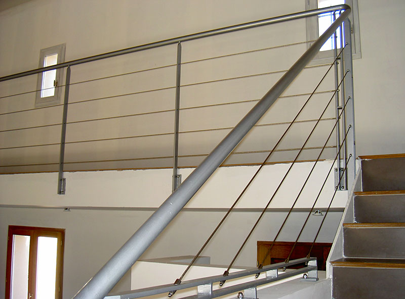 Rampe escalier coursive intérieure cables inox
