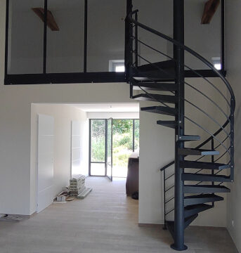 escalier-marches-metal-cornillon