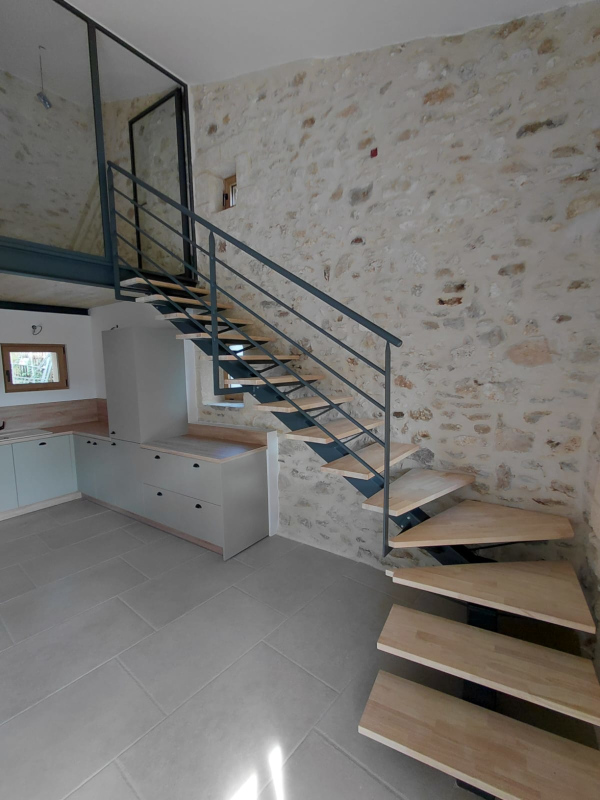 escalier-tournant-main-courante