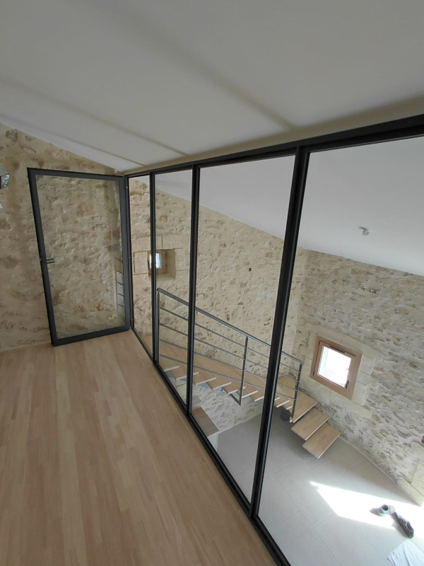 baie-mezzanine-vitre