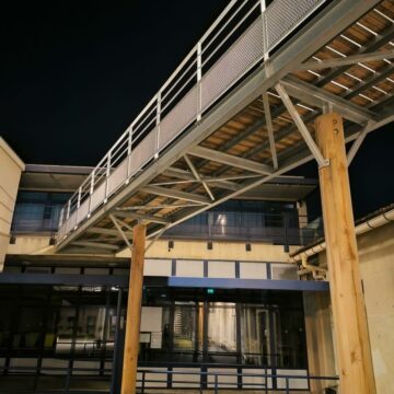 passerelle-acier-poteaux