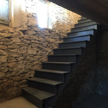 escalier-toles-larmees
