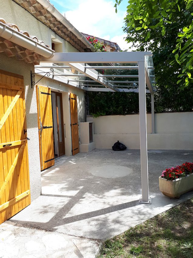 Pergolas vitrée sur térrasse